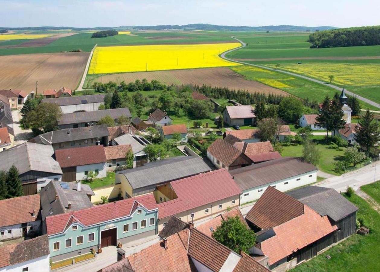 Wohlfuehlhof Bachzelt Otel Weitersfeld Dış mekan fotoğraf