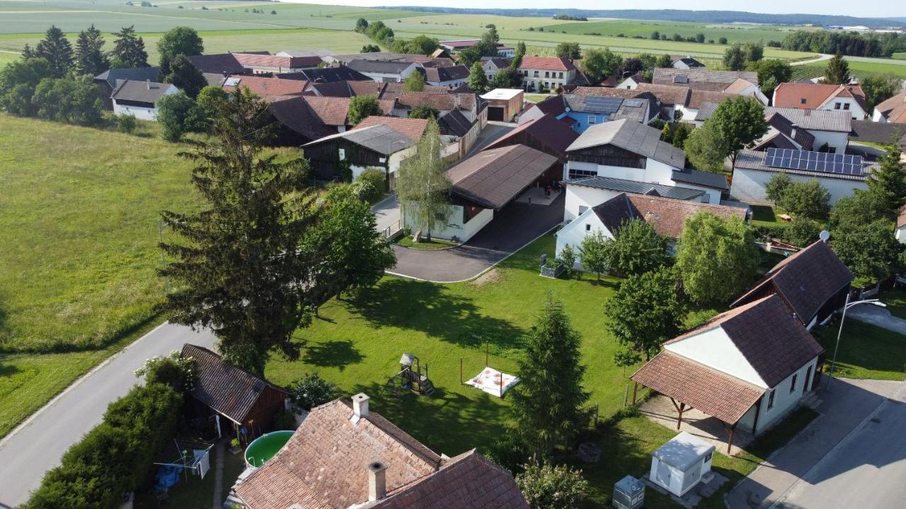 Wohlfuehlhof Bachzelt Otel Weitersfeld Dış mekan fotoğraf